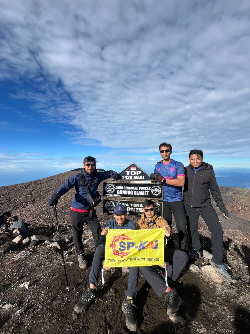 Hobby Anggota Mendaki tapi tidak pakai dana organisasi